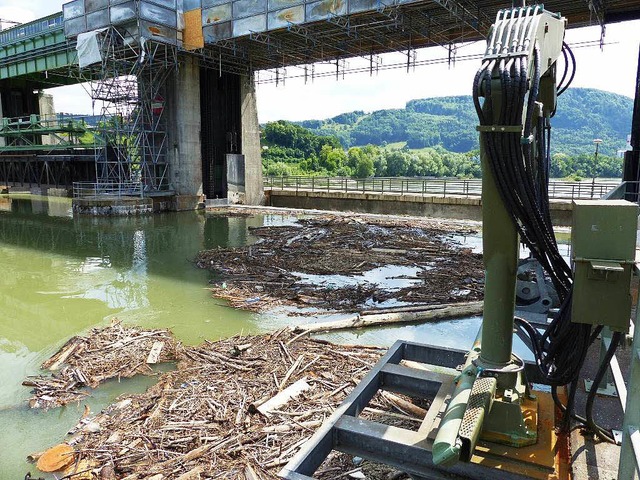 Stauwehr Dogern: Hier haben Mitarbeite...eiche im Rhein entdeckt. Foto: Polizei  | Foto: Polizei