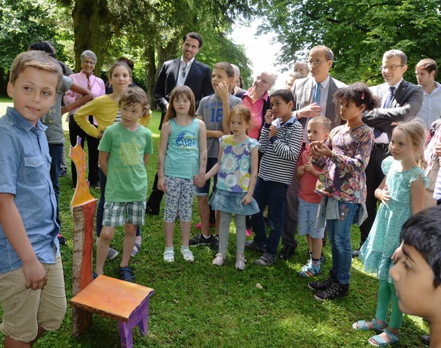 Kinder und Jugendliche haben gemeinsch...ch Stelen fr die Rheinufer gestaltet.  | Foto: Ingrid Bhm-Jacob