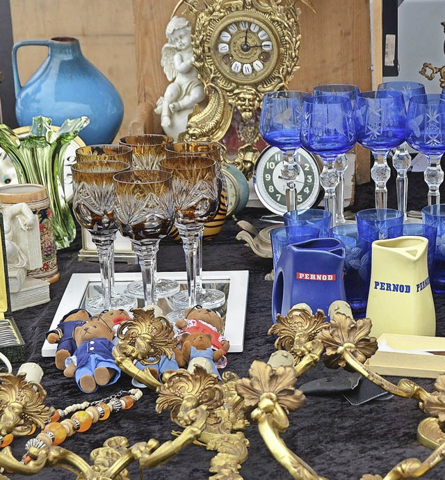 Von schnen, alten Glsern ber Vasen ...imeldinger Quartiersflohmarkt finden.   | Foto: Langelott