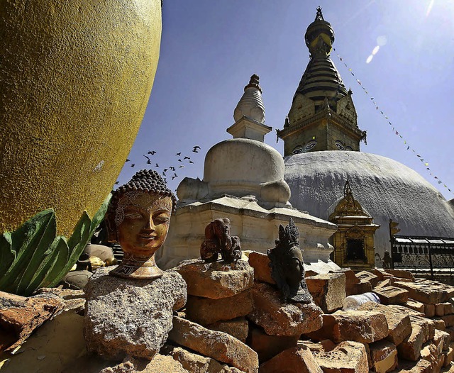 Der beschdigte Affentempel in Kathmandu   | Foto: dpa