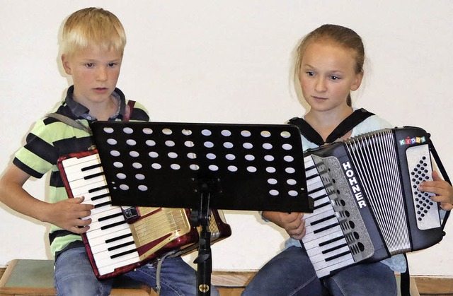 Beim Musikschultag der Musikschule Obe...e Fahrt&#8220; auf dem Akkordeon vor.   | Foto: ZVG