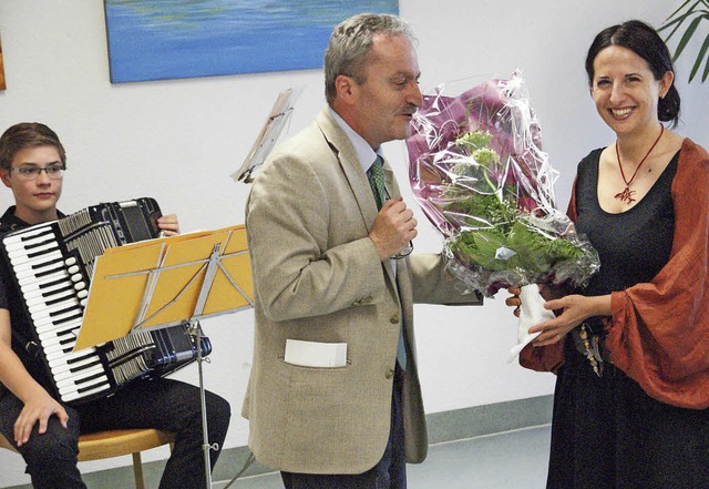 Geschftsfhrer Karl-Heinz Huber dankt...im Alten-Pflegezentrum St. Franziskus.  | Foto: Hrvoje Miloslavic