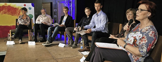 Ein gut besetztes Podium mit  (von lin...ministerin Heidemarie Wieczorek-Zeul.   | Foto: Thomas Kunz