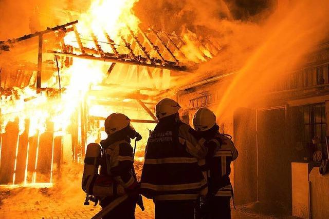 Groalarm: Ein Verletzter nach Brand in Mllheim