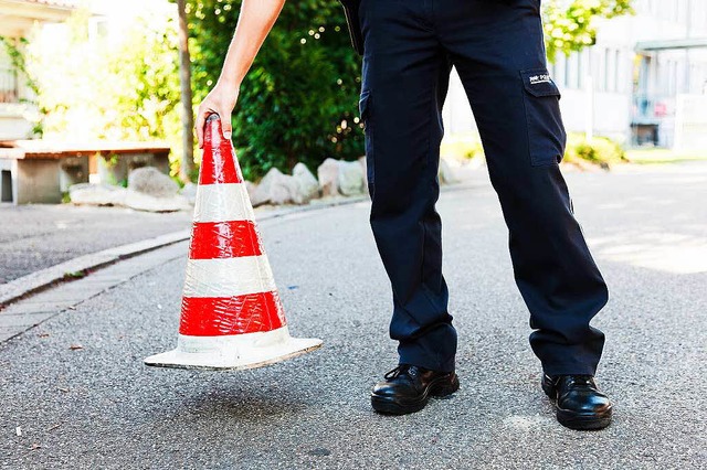 Die Polizei sichert die Unfallstelle. (Symbolbild)  | Foto: Dominic Rock