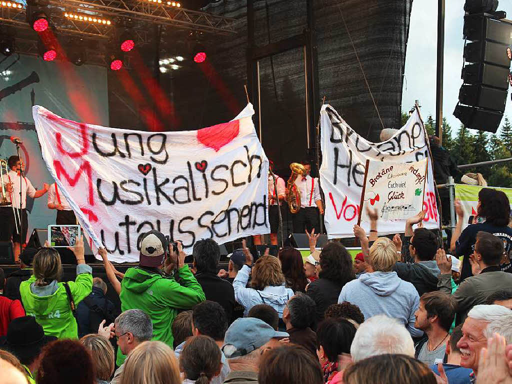 Originelle Bhnenshow, tolle Musik und super Stimmung waren beim Blechduell des SWR4 an der Adlerschanze in Hinterzarten garantiert.