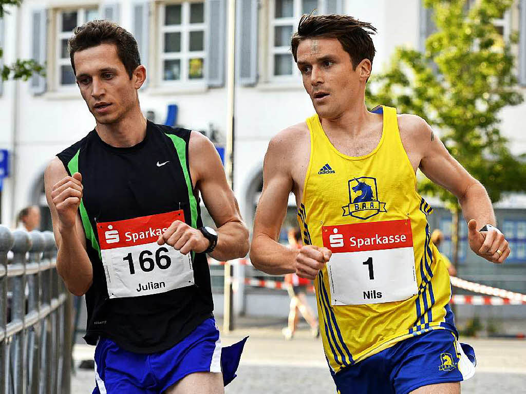 Da liefen sie noch zusammen: Sieger Julian Zehnke (links) und der zweitplatzierte Nils Schallner.