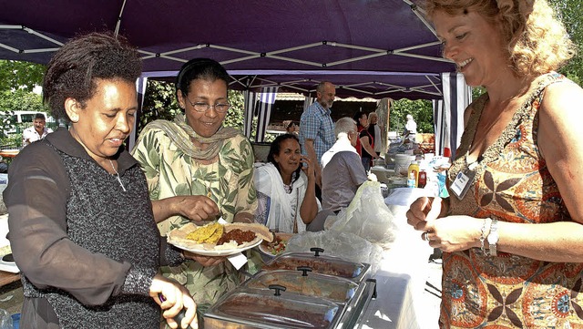 Die landesweite Woche der Diakonie beg...n servierten internationale Gerichte.   | Foto: Ounas-Krusel