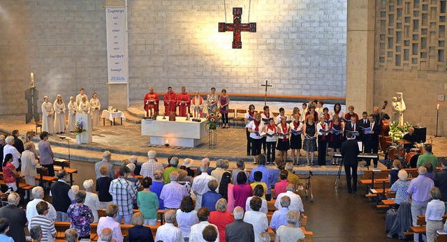 50 Jahre Pfarrei und Kirche St. Peter: Festgottesdienst mit Canto Allegro   | Foto: Nikolaus Trenz