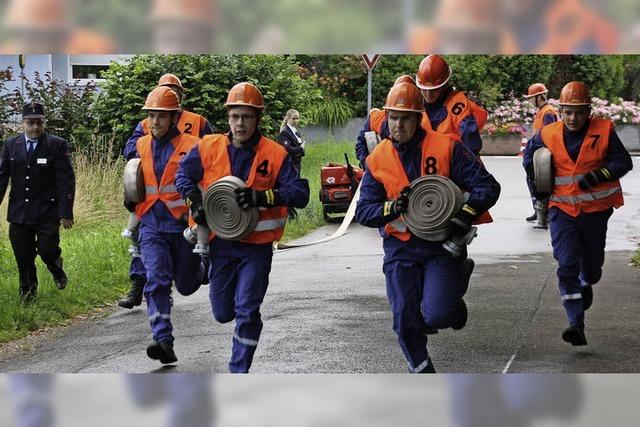 Feuerwehrnachwuchs aus Reute verteidigt Pokal