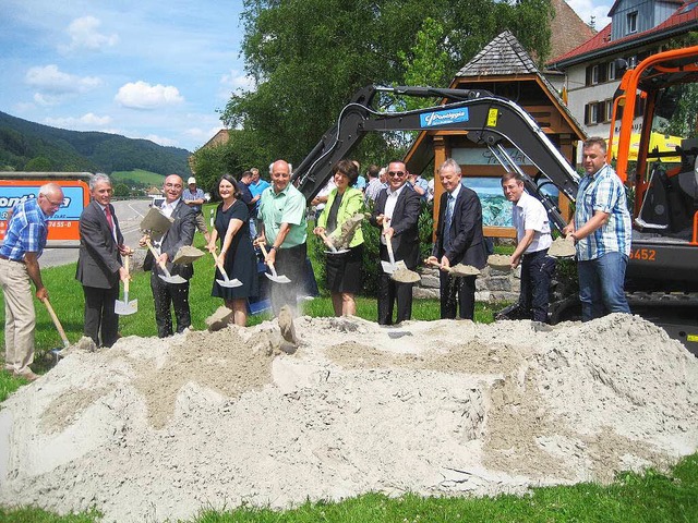 Gemeinsam absolvierte die anwesende po...h fr den Geh- und Radweg in Prechtal.  | Foto: Thomas Steimer