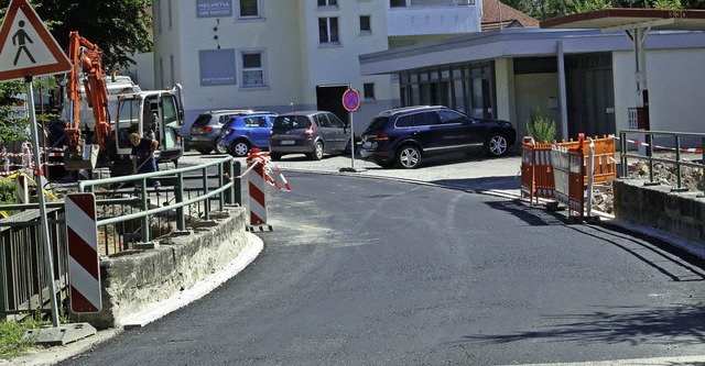 Die Tragschicht auf der Ortsdurchfahrt... letzten Juliwoche aufgebracht werden.  | Foto: Wilfried Dieckmann