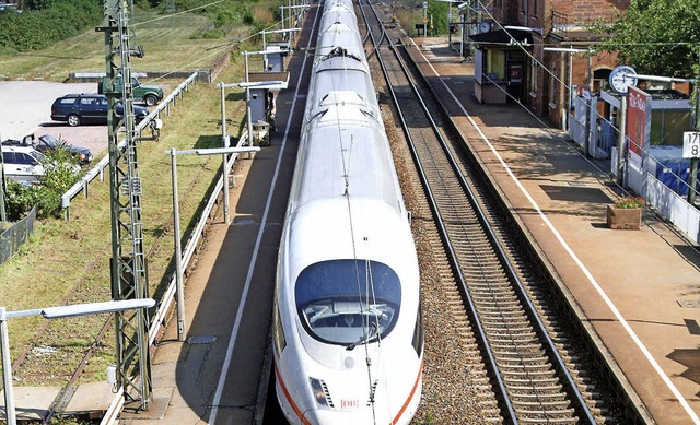 Trotz Autobahntrasse hlt  die Bahn we...ahnhofs Orschweier fr unumgnglich.    | Foto: ARCHIVFOTO: BERNHARD REIN