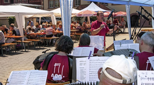 Der Akkordeon-Club Ottenheim unterhielt die Gste beim Sommerfest.   | Foto: Olaf Michel