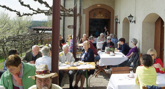 Beim Pfarrhaus Istein gibt es eine ideale Caf-Terrasse.   | Foto: Archivfoto: Joachim Bhler