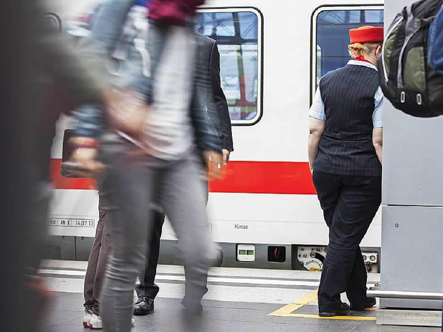 Im Bahn-Tarifkonflikt gelang den Schlichtern eine Einigung.  | Foto: dpa