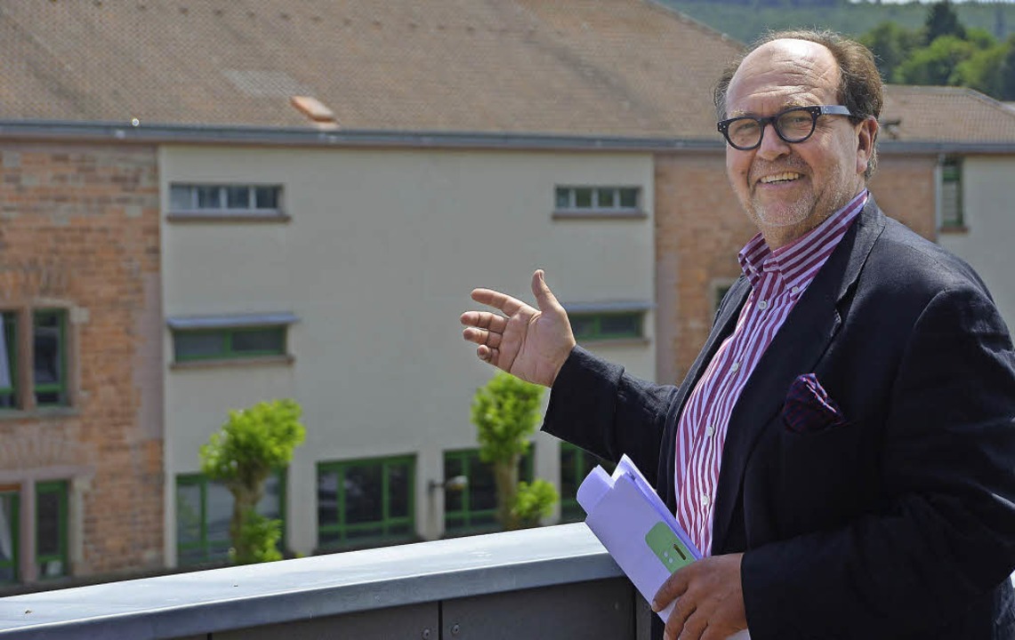 Geschftsfhrer Eckehard Ficht hat den berblick ber das Zeit-Areal.   | Foto: Susanne Ehmann