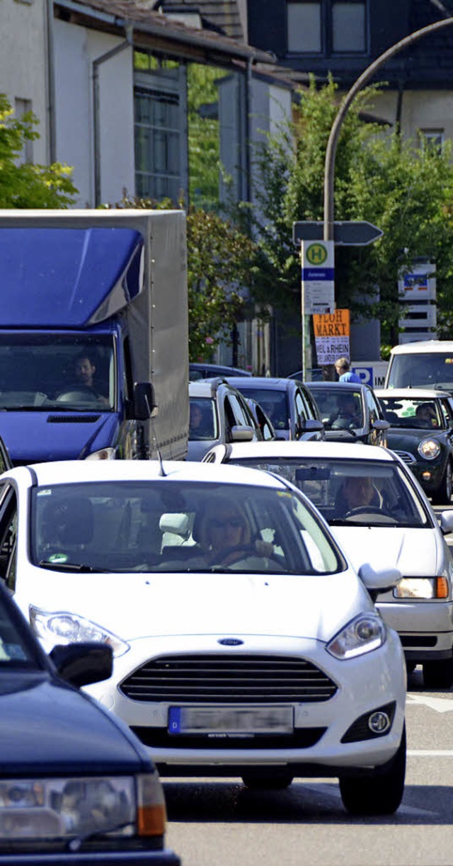 Viel Verkehr in Haltingen, das bedeutet auch viel Lrm.   | Foto: Lauber
