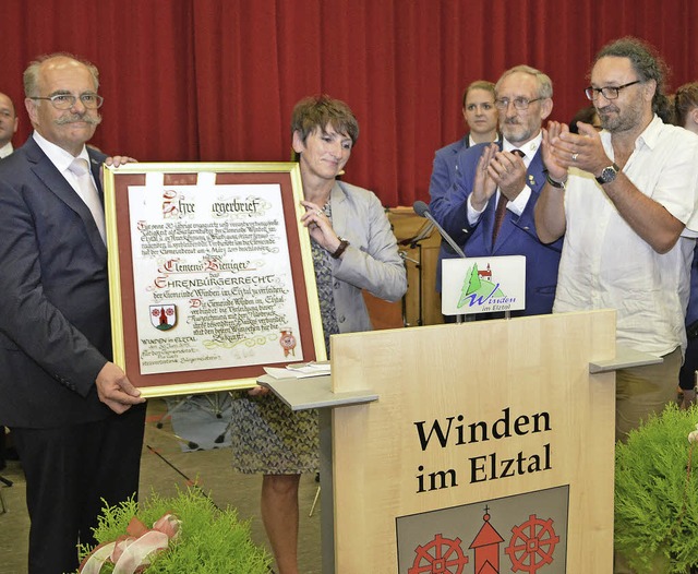 Verleihung der Ehrenbrgerwrde an Clemens Bieniger durch den Gemeinderat.   | Foto: Fotos: Nikolaus Bayer