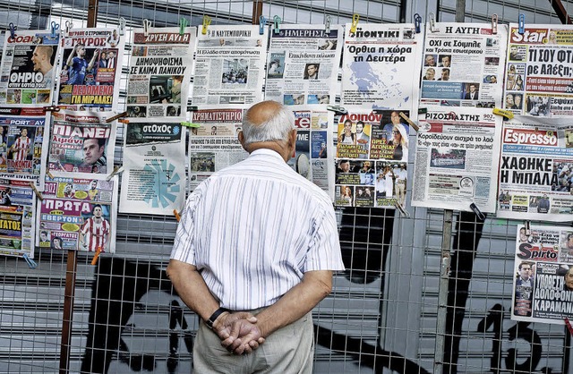 Nur wenig Erbauliches haben die griechischen Zeitungen derzeit zu vermelden.   | Foto: dpa