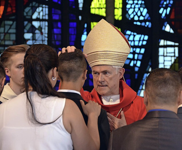 Firmung in der Kirchengemeinde Lrrach...gestern Abend in der Kirche St. Peter   | Foto: Nikolaus Trenz