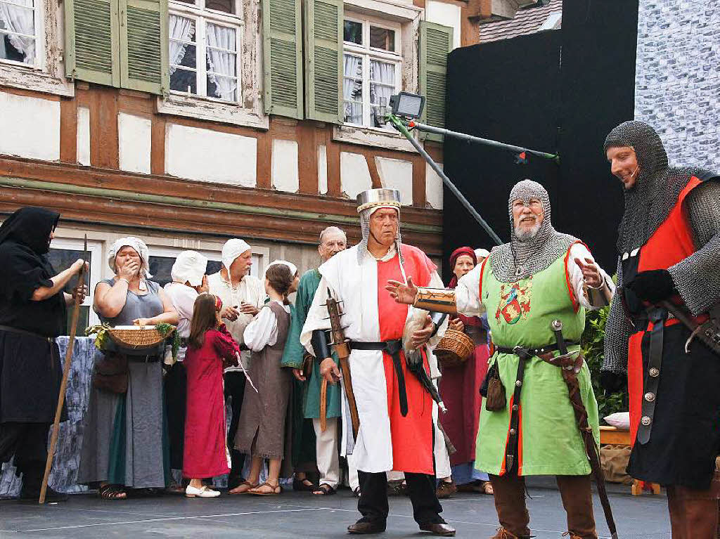 Stadtschauspiel zum historischen Altstadtfest: „Das Weiberlehen zu Kenzingen“ mit Burgwchtern und Brgern