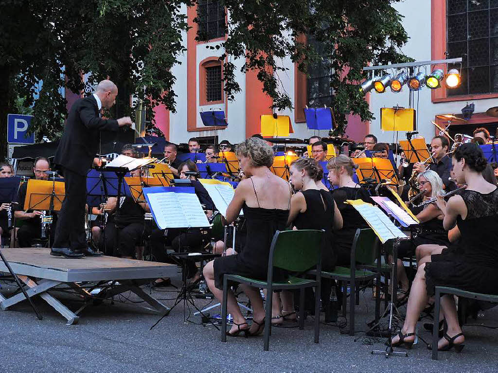 Stadtmusikkonzert auf dem Kirchplatz Waldkirch.