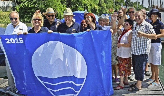 Der Yachtclub Hrnle zeigt Flagge (von...le, Ralf Geimller und Andrea Martin.   | Foto: Heinz Vollmar