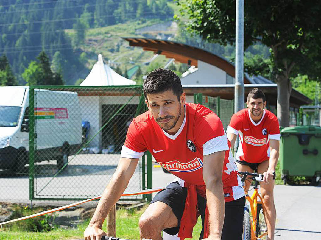 Mensur Mujdza ist auch noch beim SC Freiburg dabei. Wird er in der kommenden Saison fr den Sportclub auflaufen?