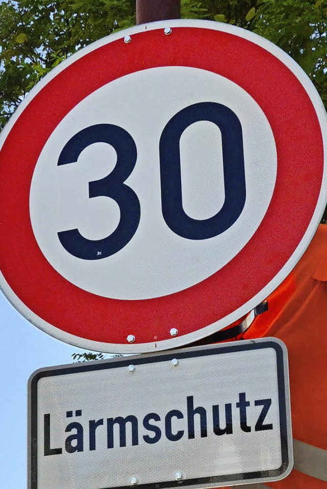 Anlieger der B34 in Warmbach erleben Verkehr leiser.   | Foto: Bhm-Jacob