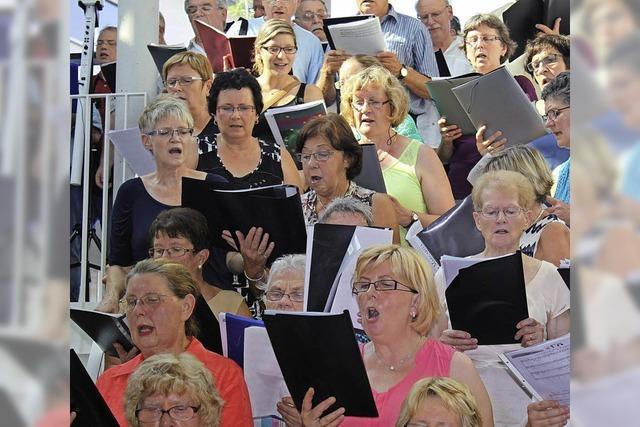 Gemeinsames Singen, Feiern und Schwitzen