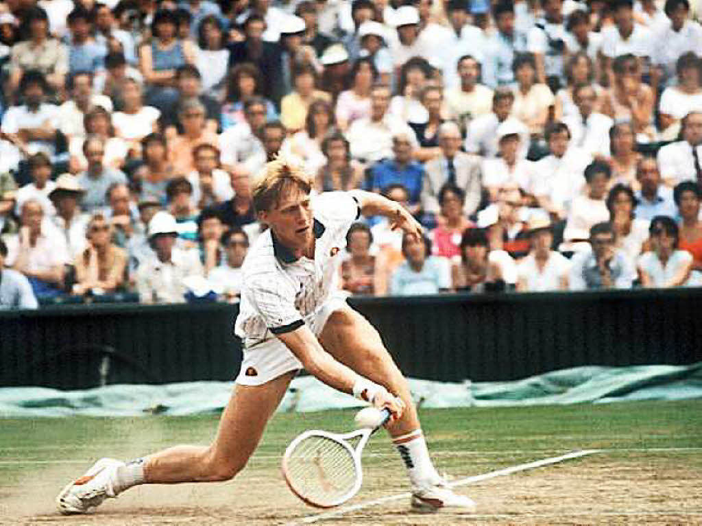Sensation in Wimbledon: Der erst 17-jhrige Boris Becker aus Leimen siegte als jngster Tennisspieler und als erster Deutscher in Wimbledon.