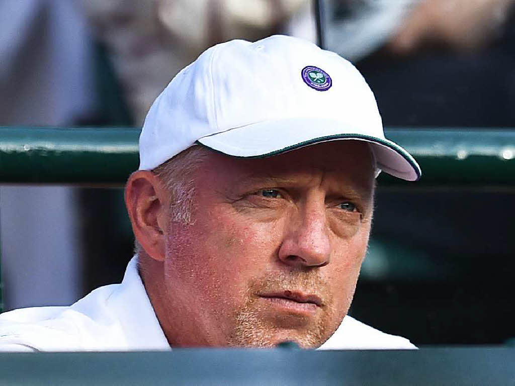 2015, Wimbledon: Trainer Boris Becker schaut seinem Schtzling Novak Djokovic zu.