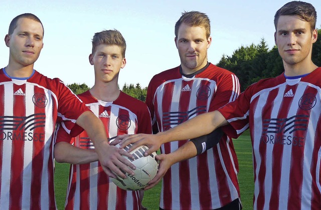 Die Neuzugnge des FC Lffingen (von l... Torwart Raphael Albert und Marco Kopp  | Foto: Johannes Bachmann