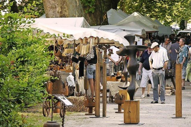 Knstlermarkt auf dem Schladererplatz in Staufen