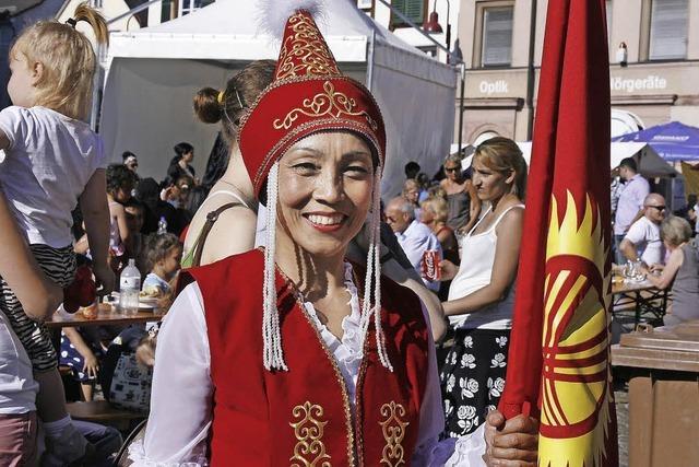 Ein buntes Vlkchen feiert sich