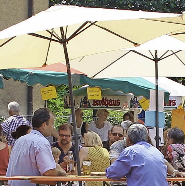 Bei St. Maria saen die Besucher  gemtlich zusammen.   | Foto: Gessner