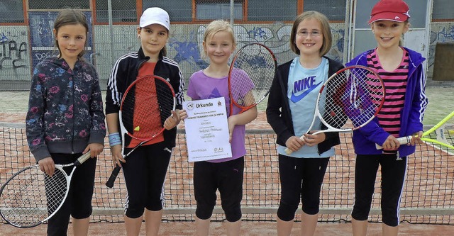 Zisch-Reporterinnen und Tennis-Cracks ...alin, Emma, Hannah und Maxima  (v.l.)   | Foto: Rthele