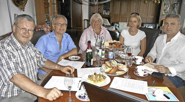 Beim Autorengesprch (von links): Klau...Bndler des gemeinsamen Buchprojekts).  | Foto: Branko Tomic