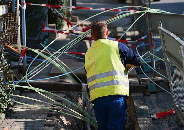 In Speed-Pipe-Rhrchen, also in Leerro...kabel per Luftdruck eingezogen werden.  | Foto: Arne Dedert