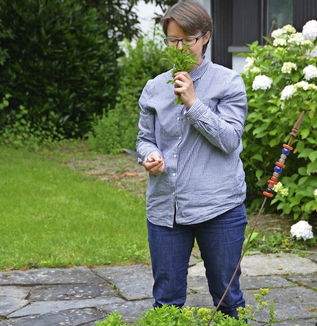 Die fr ihr Grillmen bentigten Krut...nd gern aus dem eigenen Garten kommen.  | Foto: Caroline Szulakowski