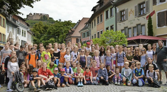 Gleich am ersten Tag ging es fr die R...chs Stdtle hinauf zur Staufener Burg.  | Foto: Gabriele Hennicke