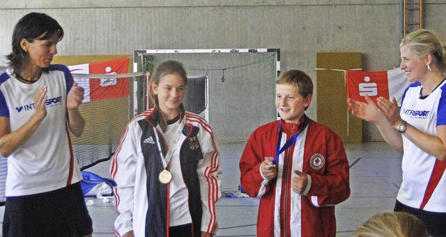 Die Olympia-Medaille umhngen durften ... Charmaine Reid im Gymnasium Schnau.   | Foto: Jennifer Frank