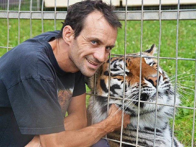 Darf mit seinen Tigern nach Lffingen: Raubtiertrainer Christian Walliser  | Foto: Martin Wunderle