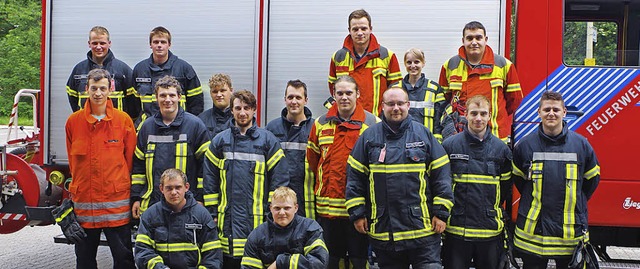 Diese 16 Feuerwehrangehrigen haben  d...em Truppfhrerlehrgang abgeschlossen.   | Foto: Feuerwehr