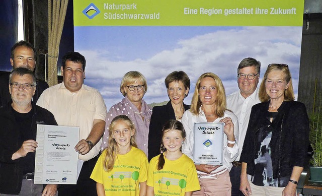 Verleihung des  Siegels &#8222;Naturpa...ichael Quast, Judith Maier (Schulamt).  | Foto: Dirk Sattelberger
