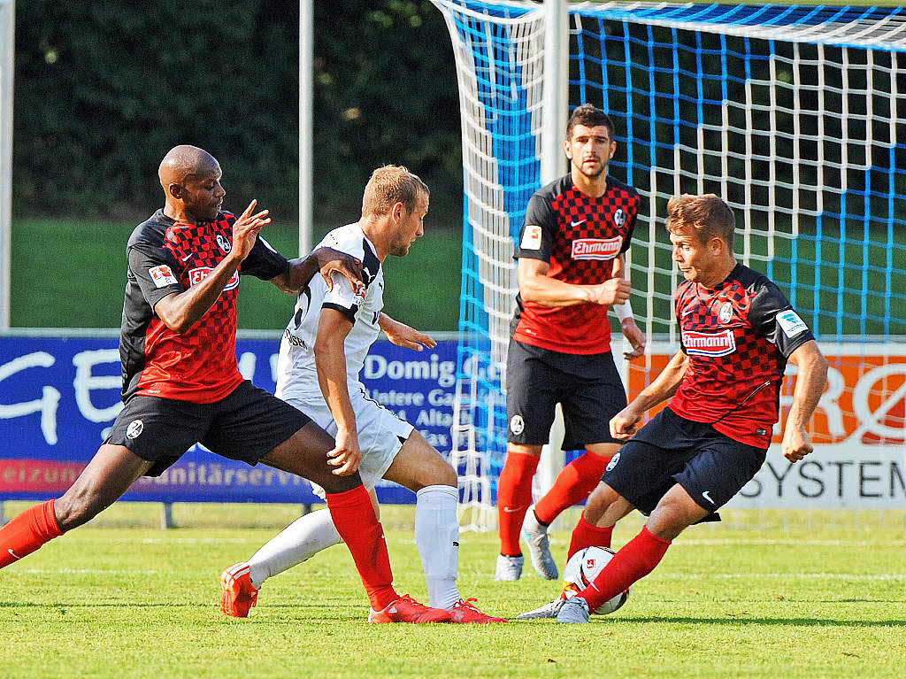 Testspiel des SC Freiburg gegen Sandhausen im Trainingslager.