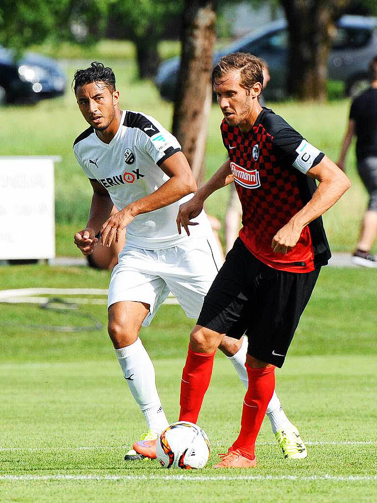 Testspiel des SC Freiburg gegen Sandhausen im Trainingslager.