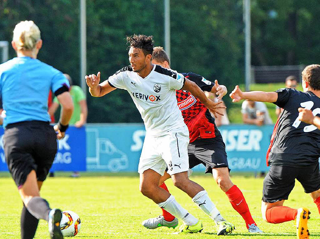 Testspiel des SC Freiburg gegen Sandhausen im Trainingslager.