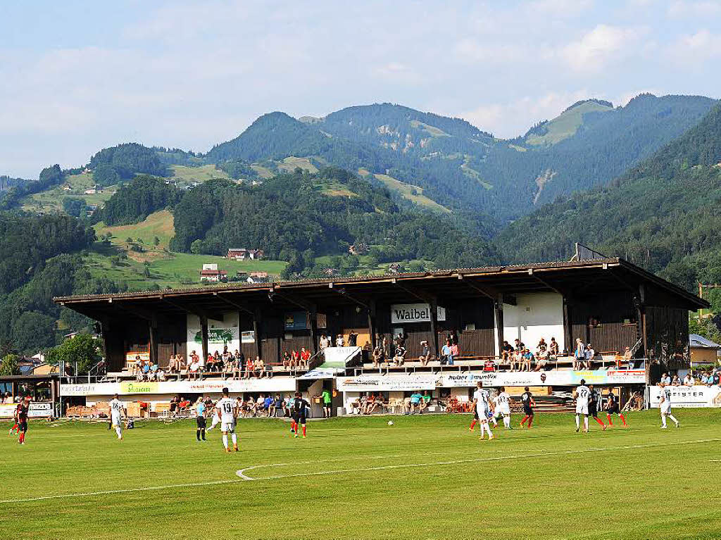 Testspiel des SC Freiburg gegen Sandhausen im Trainingslager.